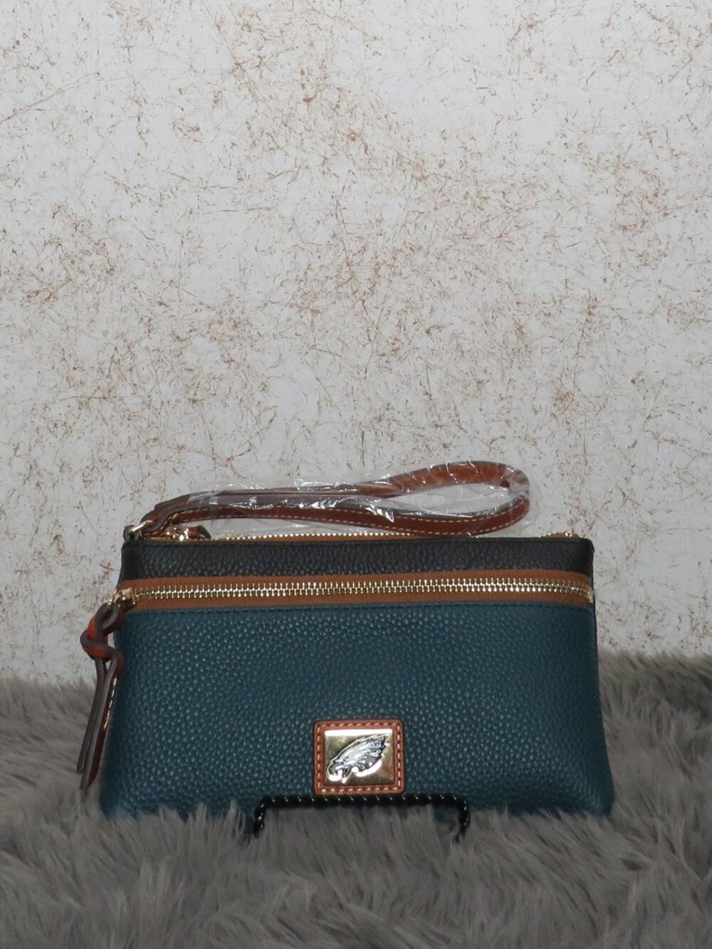 Dooney & Bourke NFL Philadelphia Eagles Double Zip Wristlet (Green)
